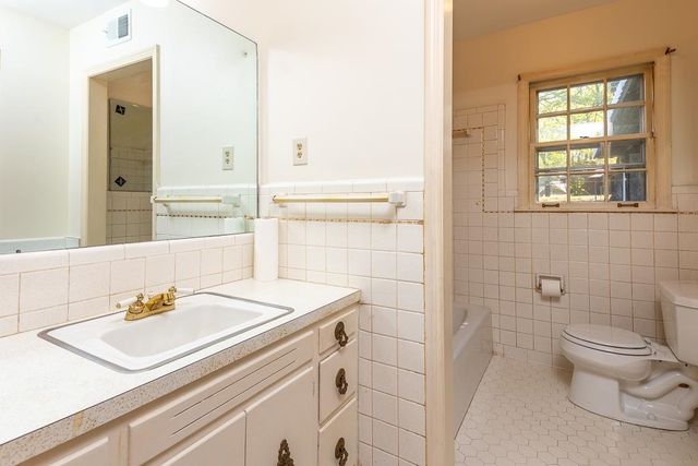 2448 ELMORE PARK RD, Bartlett, TN 38134