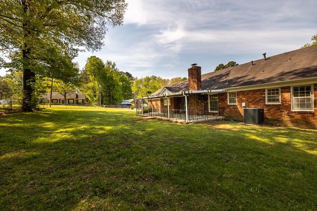 2448 ELMORE PARK RD, Bartlett, TN 38134