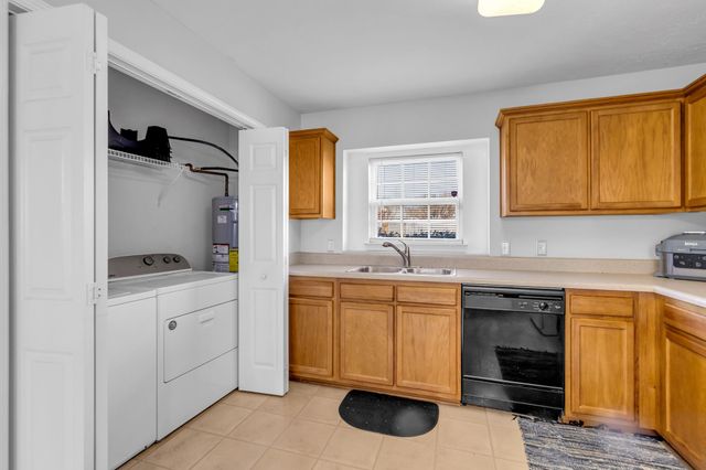 8015 Mickey Katz Cir, La Vergne, TN 37086