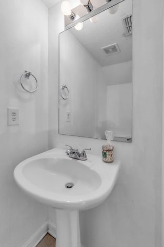 8015 Mickey Katz Cir, La Vergne, TN 37086