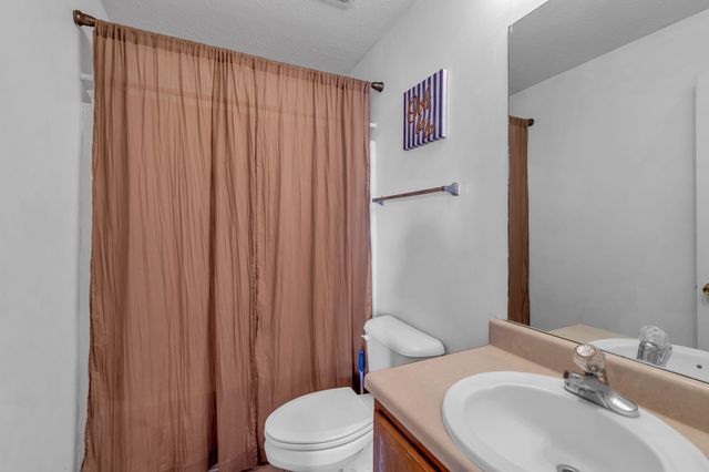 8015 Mickey Katz Cir, La Vergne, TN 37086