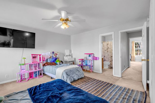 8015 Mickey Katz Cir, La Vergne, TN 37086