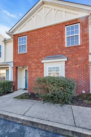 8015 Mickey Katz Cir, La Vergne, TN 37086