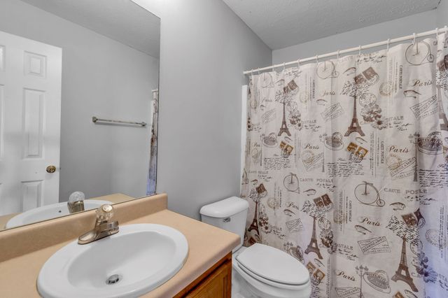 8015 Mickey Katz Cir, La Vergne, TN 37086