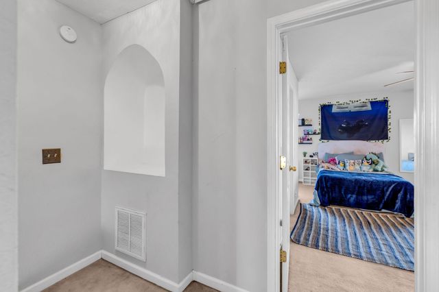 8015 Mickey Katz Cir, La Vergne, TN 37086