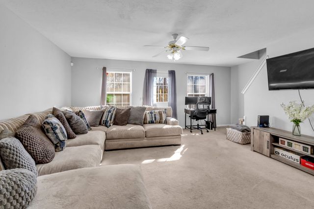 8015 Mickey Katz Cir, La Vergne, TN 37086