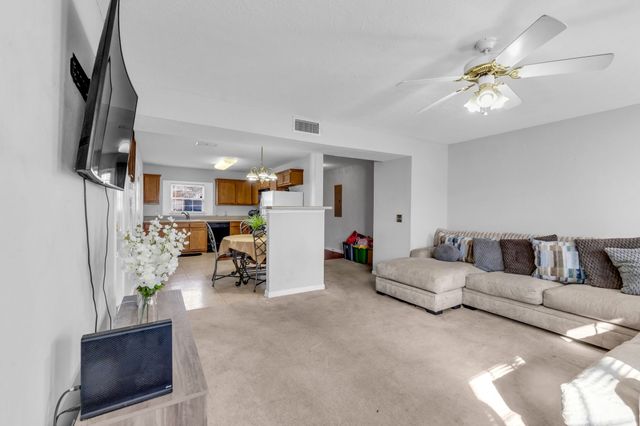 8015 Mickey Katz Cir, La Vergne, TN 37086