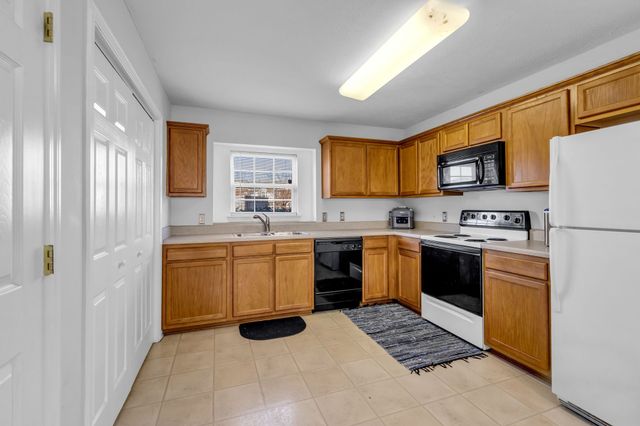 8015 Mickey Katz Cir, La Vergne, TN 37086