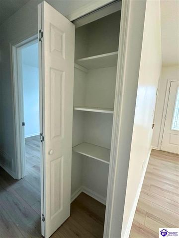 1427 Catalpa Drive, Radcliff, KY 40160