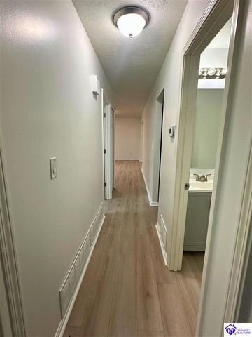 1427 Catalpa Drive, Radcliff, KY 40160