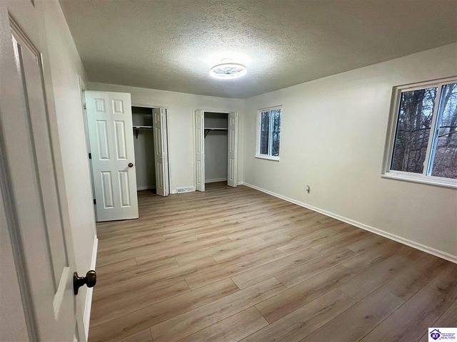 1427 Catalpa Drive, Radcliff, KY 40160