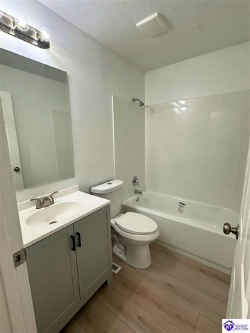 1427 Catalpa Drive, Radcliff, KY 40160