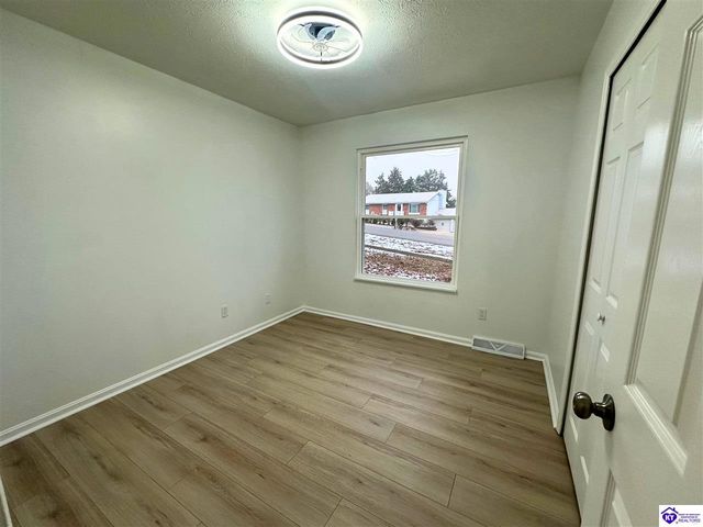 1427 Catalpa Drive, Radcliff, KY 40160