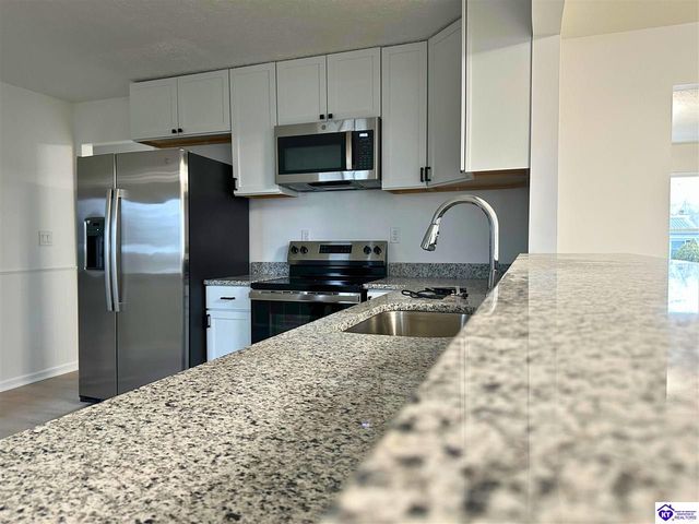 1427 Catalpa Drive, Radcliff, KY 40160