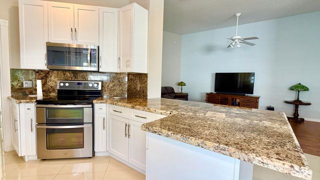 7735 Pine Island Way, West Palm Beach, FL 33411