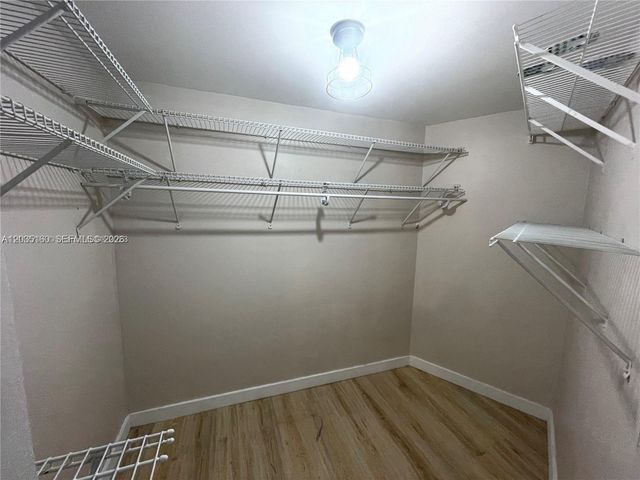 3401 N Country Club Drive 105, Aventura, FL 33180