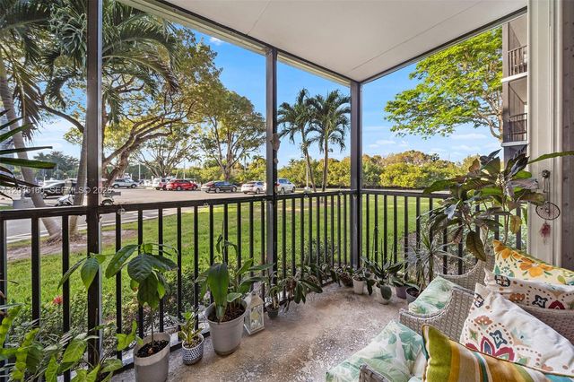 3401 N Country Club Drive 105, Aventura, FL 33180