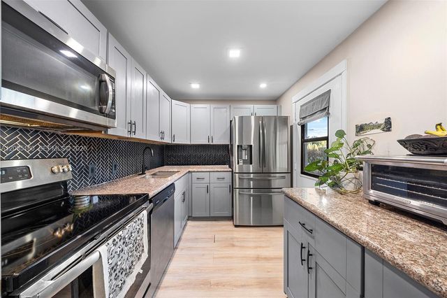 3401 N Country Club Drive 105, Aventura, FL 33180