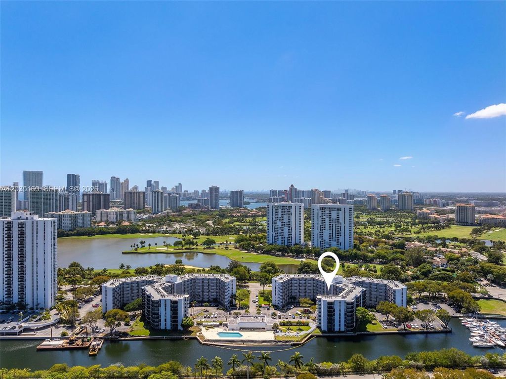 3401 N Country Club Drive 105, Aventura, FL 33180