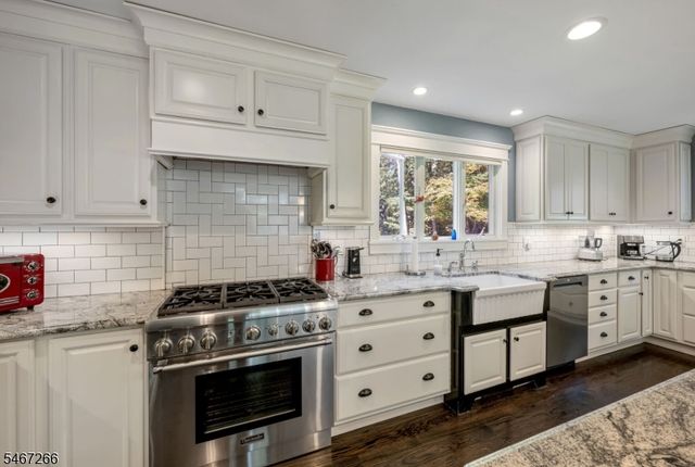 39 Red Mine Rd, Wanaque Boro, NJ 07465