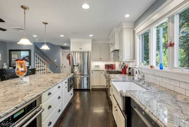 39 Red Mine Rd, Wanaque Boro, NJ 07465