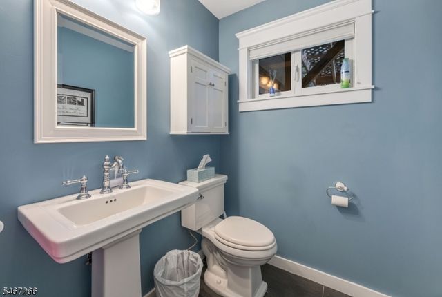 39 Red Mine Rd, Wanaque Boro, NJ 07465