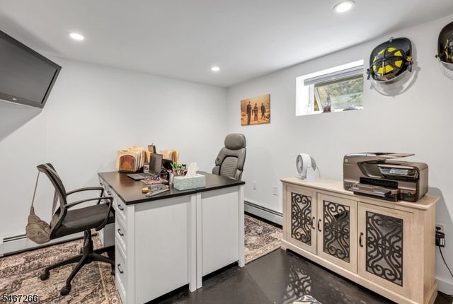 39 Red Mine Rd, Wanaque Boro, NJ 07465