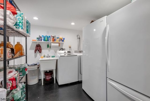 39 Red Mine Rd, Wanaque Boro, NJ 07465