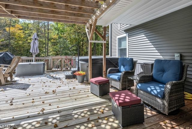 39 Red Mine Rd, Wanaque Boro, NJ 07465