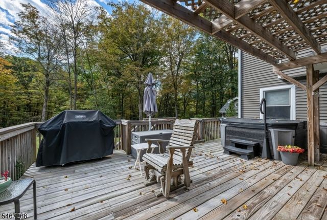 39 Red Mine Rd, Wanaque Boro, NJ 07465
