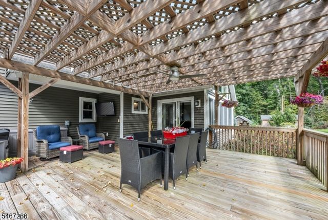 39 Red Mine Rd, Wanaque Boro, NJ 07465