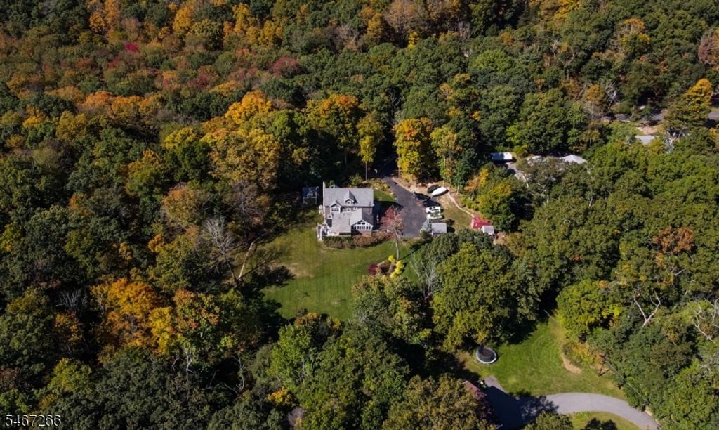 39 Red Mine Rd, Wanaque Boro, NJ 07465 — exterior