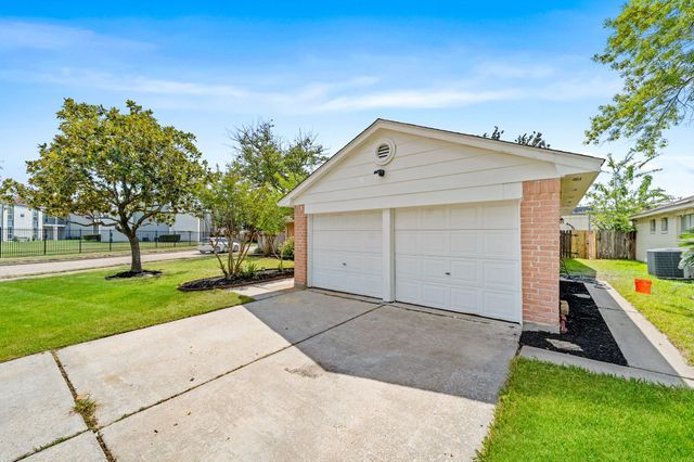 11303 Trudeau Drive, Houston, TX 77065