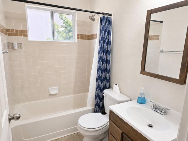 1617 Debra Place NE, Rio Rancho, NM 87144