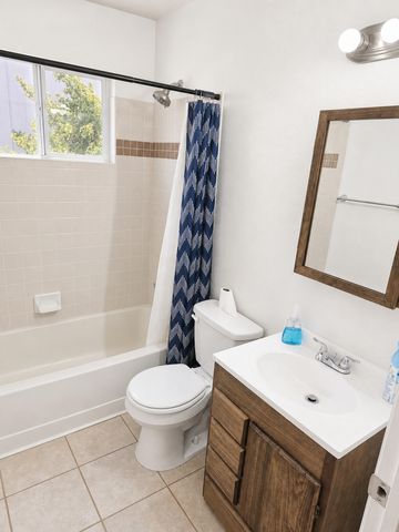 1617 Debra Place NE, Rio Rancho, NM 87144