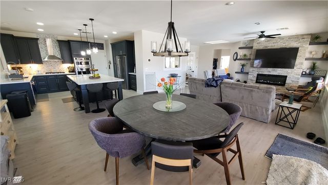 2106 Dipinto Avenue, Henderson, NV 89052