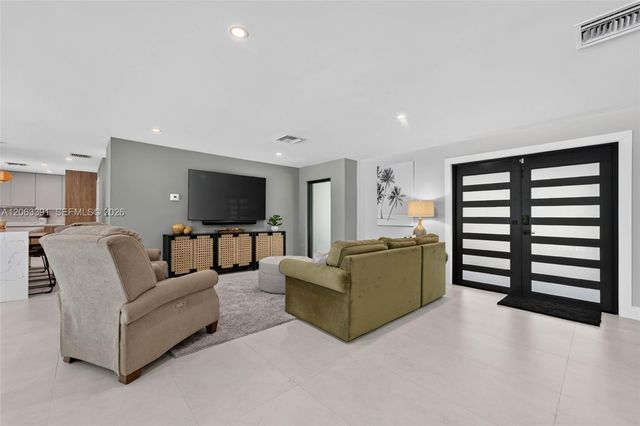 17701 SW 87th Ave, Palmetto Bay, FL 33157