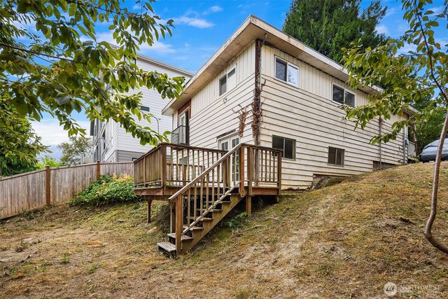440 26th Avenue E, Seattle, WA 98112