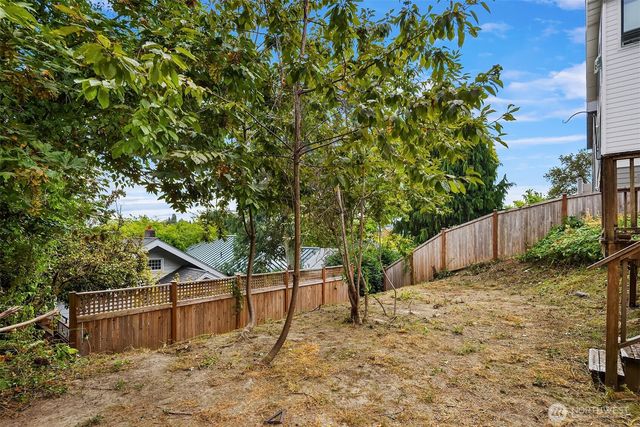 440 26th Avenue E, Seattle, WA 98112