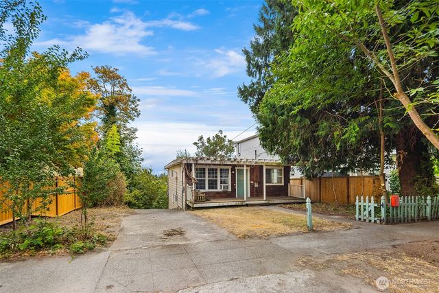 440 26th Avenue E, Seattle, WA 98112