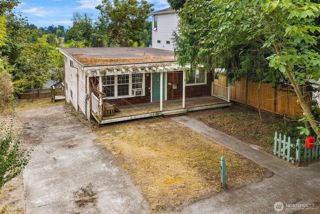 440 26th Avenue E, Seattle, WA 98112