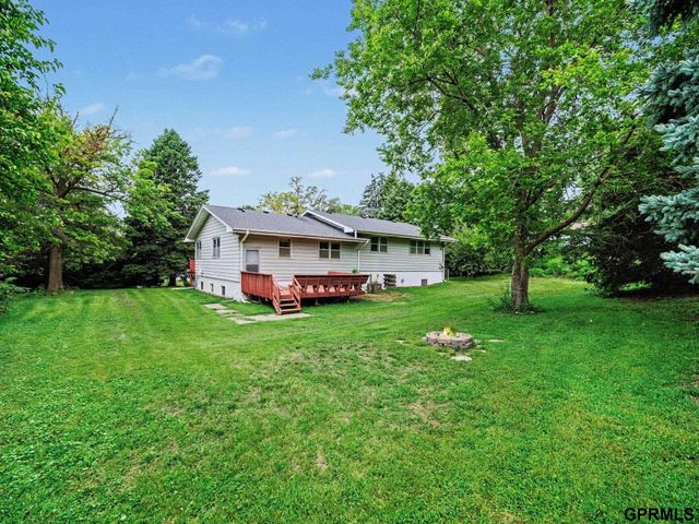 4511 N 64th Street, Omaha, NE 68104