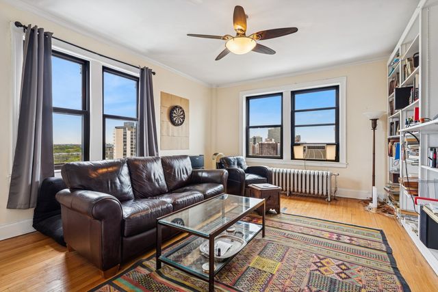 1755 E 55th Street 1201, Chicago, IL 60615