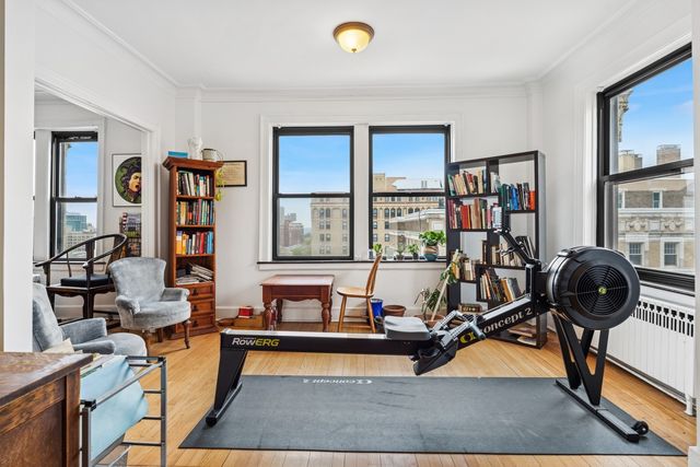 1755 E 55th Street 1201, Chicago, IL 60615