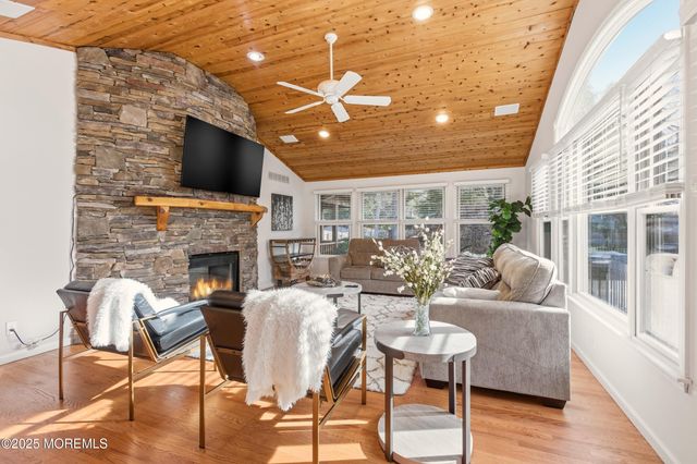 149 Dugan Lane, Toms River, NJ 08753