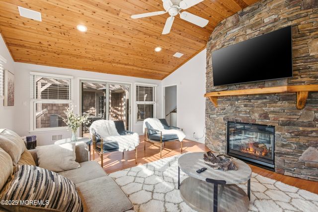 149 Dugan Lane, Toms River, NJ 08753