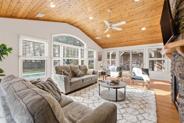 149 Dugan Lane, Toms River, NJ 08753