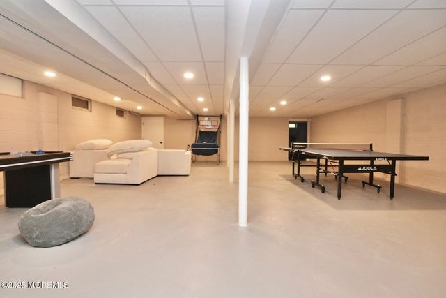 149 Dugan Lane, Toms River, NJ 08753