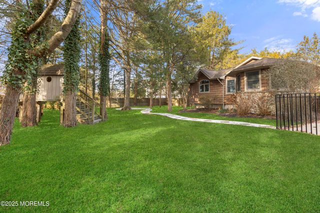 149 Dugan Lane, Toms River, NJ 08753