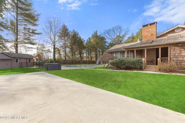 149 Dugan Lane, Toms River, NJ 08753